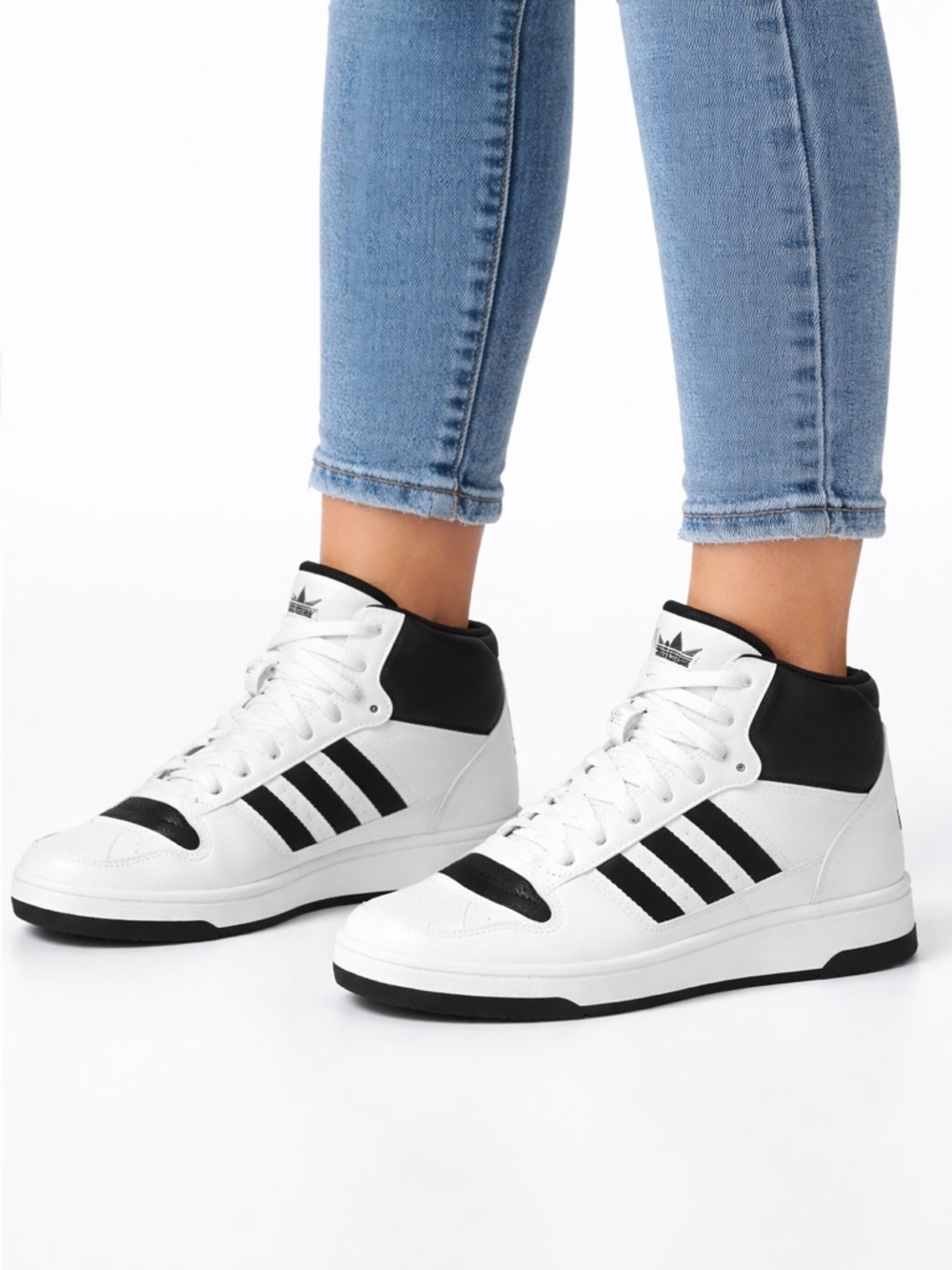 Adidas women’s Black and White Sneakers Size 8.5
